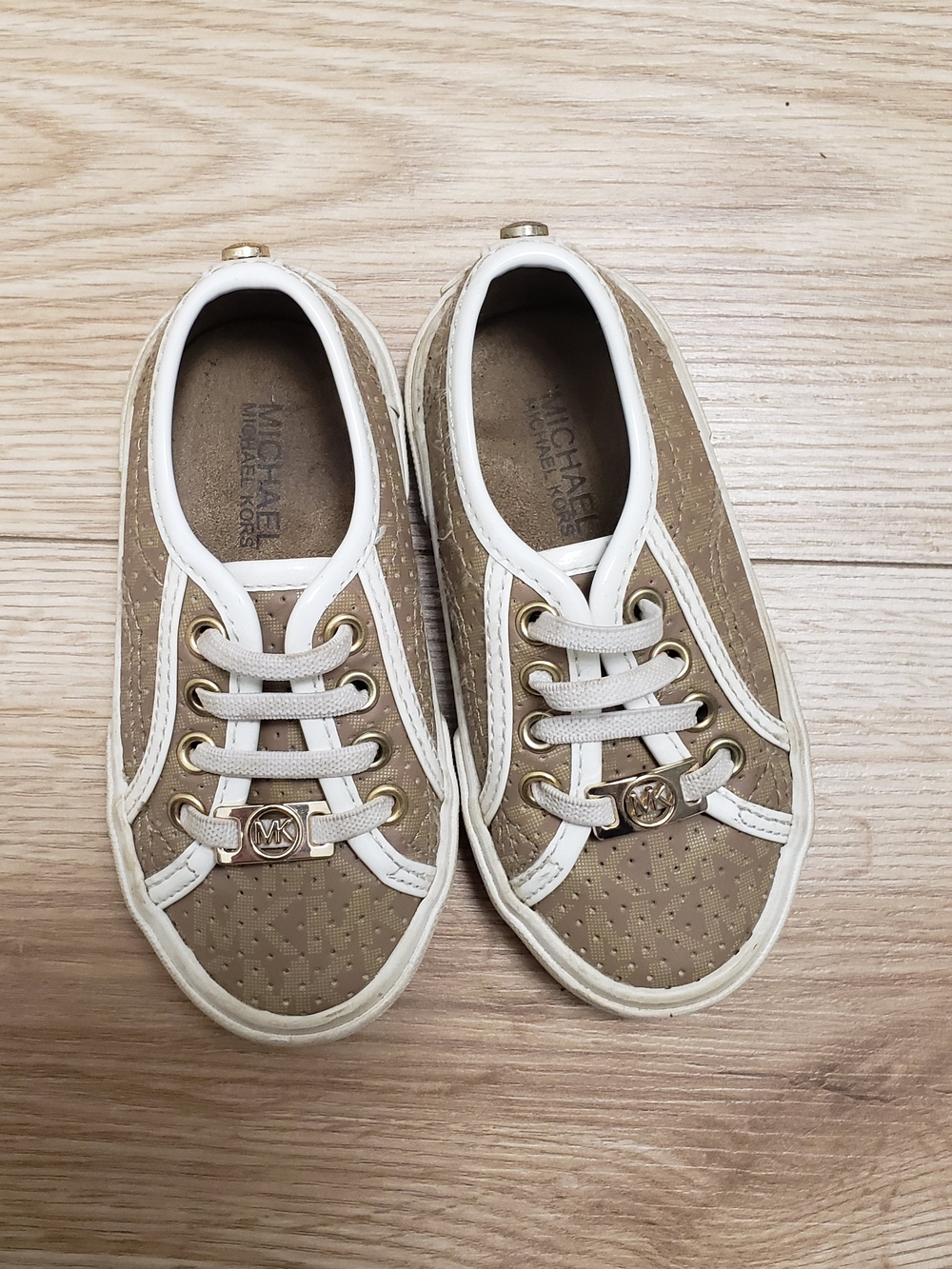 Michael Kors Kids Beige Metallic Accent Sneakers